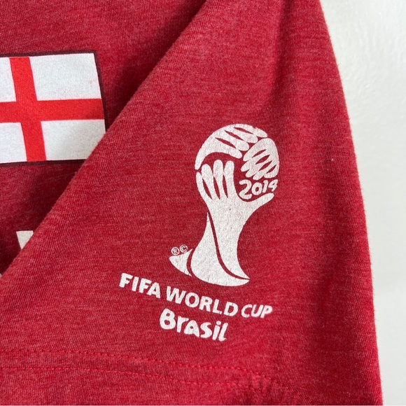 ENGLAND FOOTBALL T-Shirt Adult M Red Soccer 2014 FIFA World Cup Brazil - Picture 2 of 9